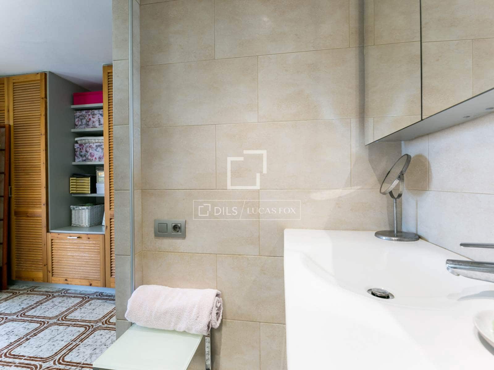 2 bedroom Apartment for sale in Castelldefels with pool garage - € 618,000 (Ref: 9650788)