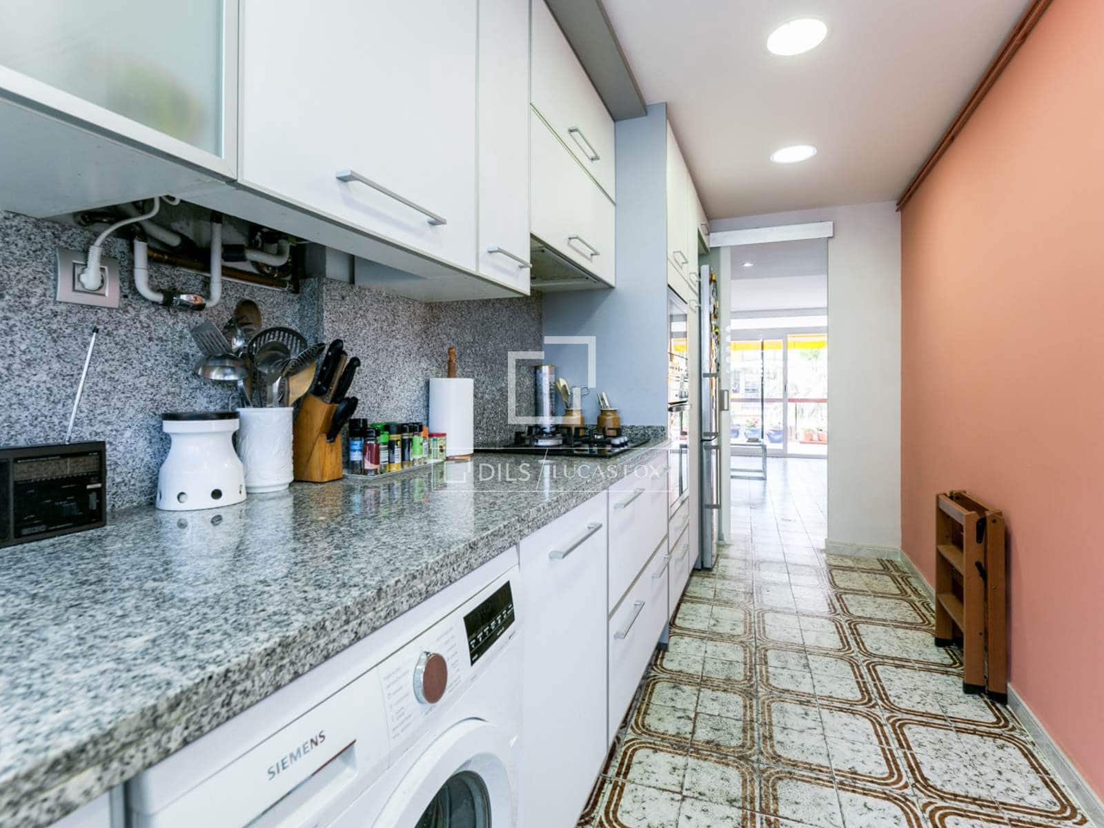 2 bedroom Apartment for sale in Castelldefels with pool garage - € 618,000 (Ref: 9650788)