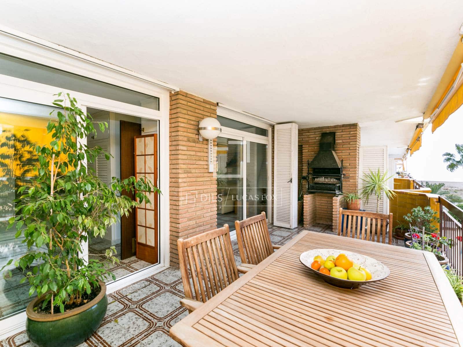 2 bedroom Apartment for sale in Castelldefels with pool garage - € 618,000 (Ref: 9650788)