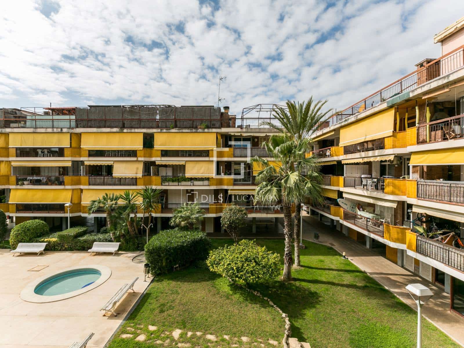 2 bedroom Apartment for sale in Castelldefels with pool garage - € 618,000 (Ref: 9650788)