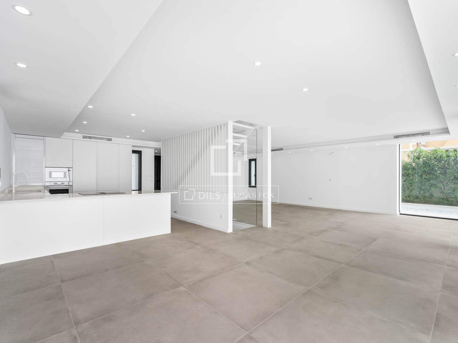 5 bedroom Villa for sale in El Campello with pool - € 2,700,000 (Ref: 9650789)