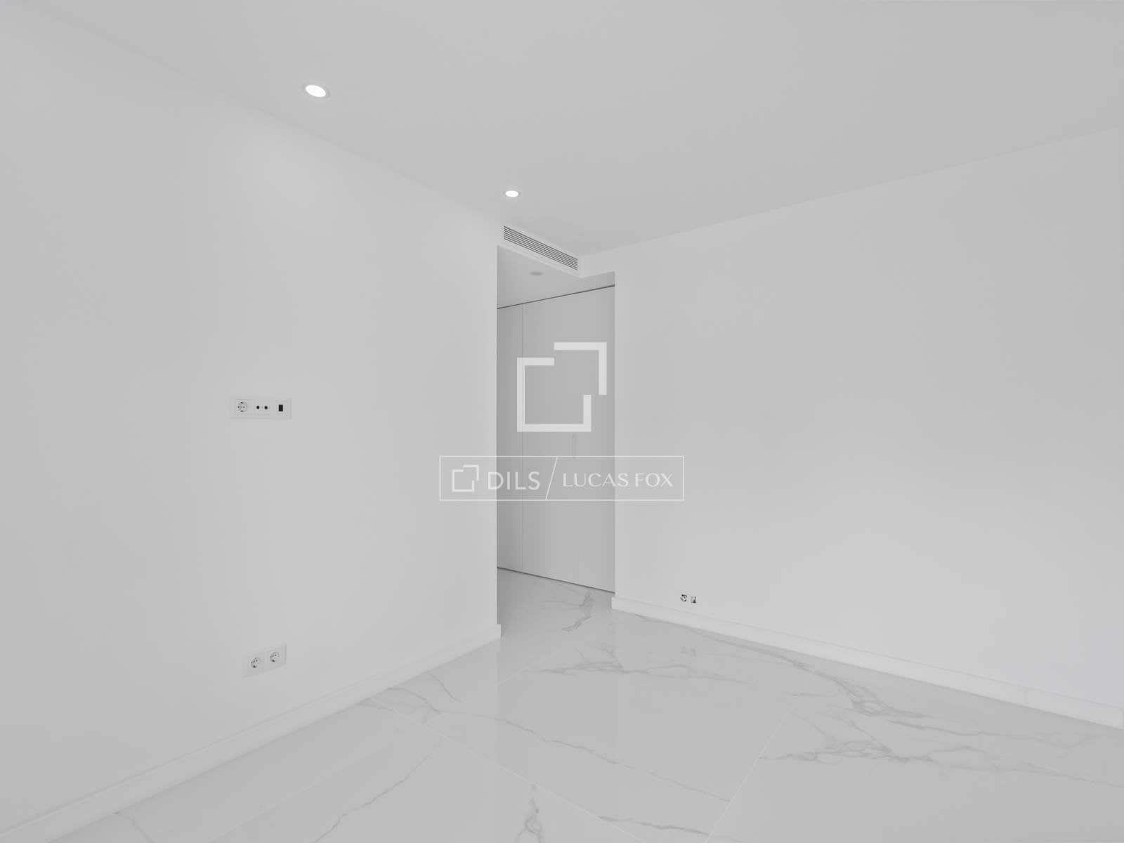 5 bedroom Villa for sale in El Campello with pool - € 2,700,000 (Ref: 9650789)