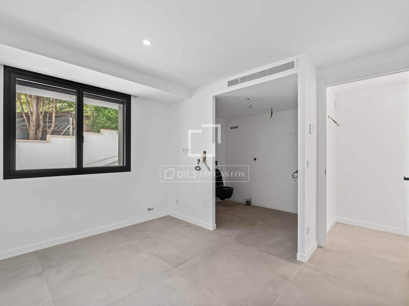 5 bedroom Villa for sale in El Campello with pool - € 2,700,000 (Ref: 9650789)