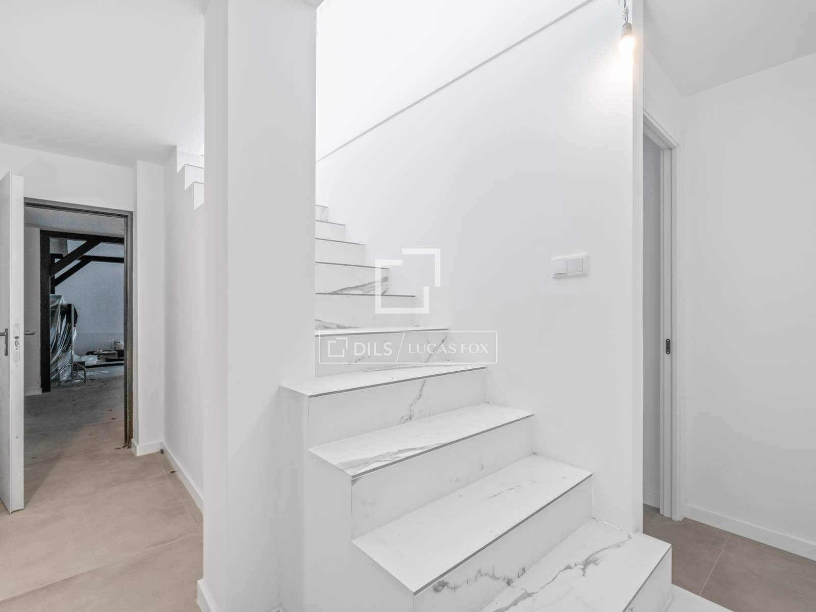 5 bedroom Villa for sale in El Campello with pool - € 2,700,000 (Ref: 9650789)