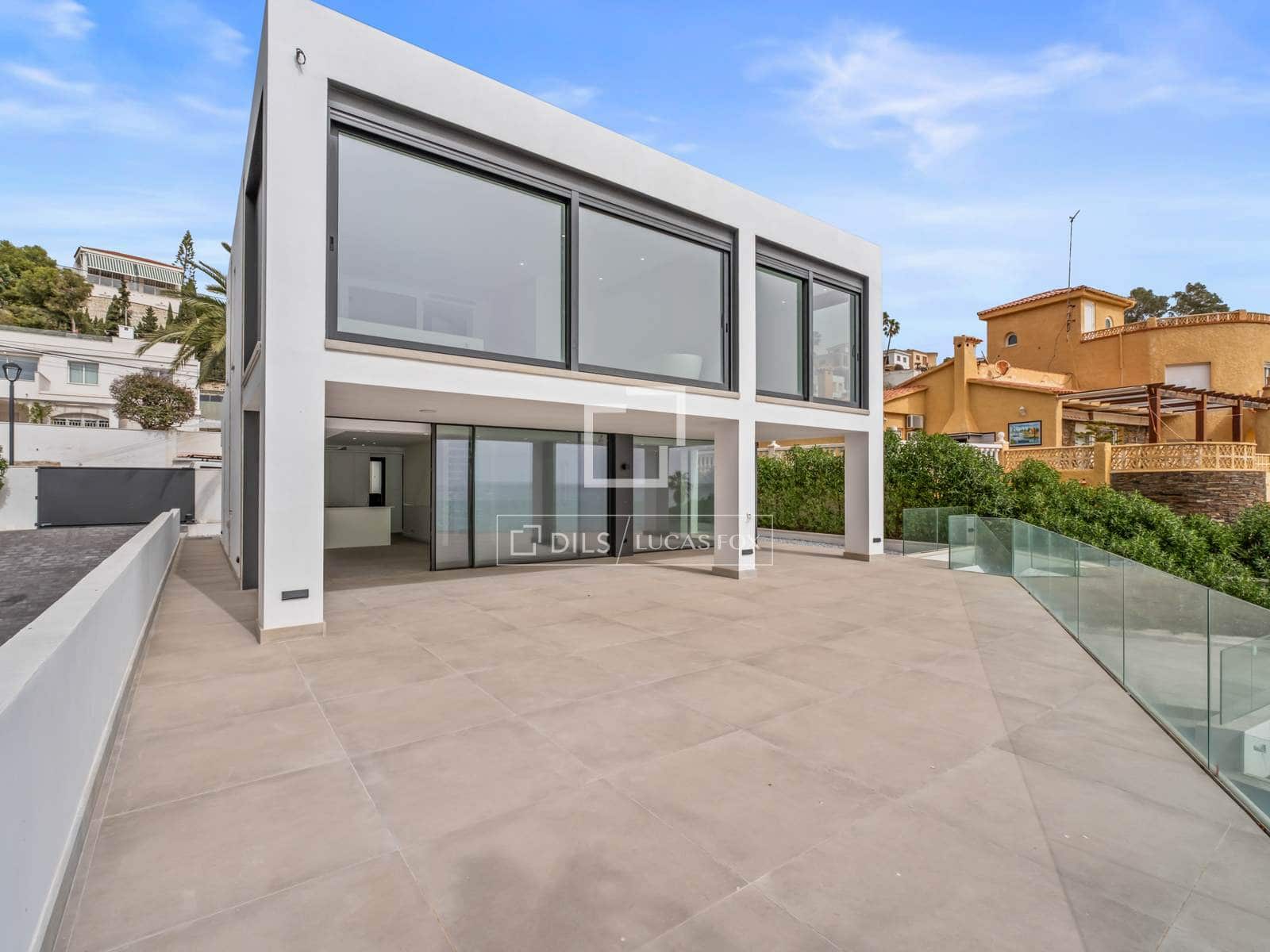 5 bedroom Villa for sale in El Campello with pool - € 2,700,000 (Ref: 9650789)