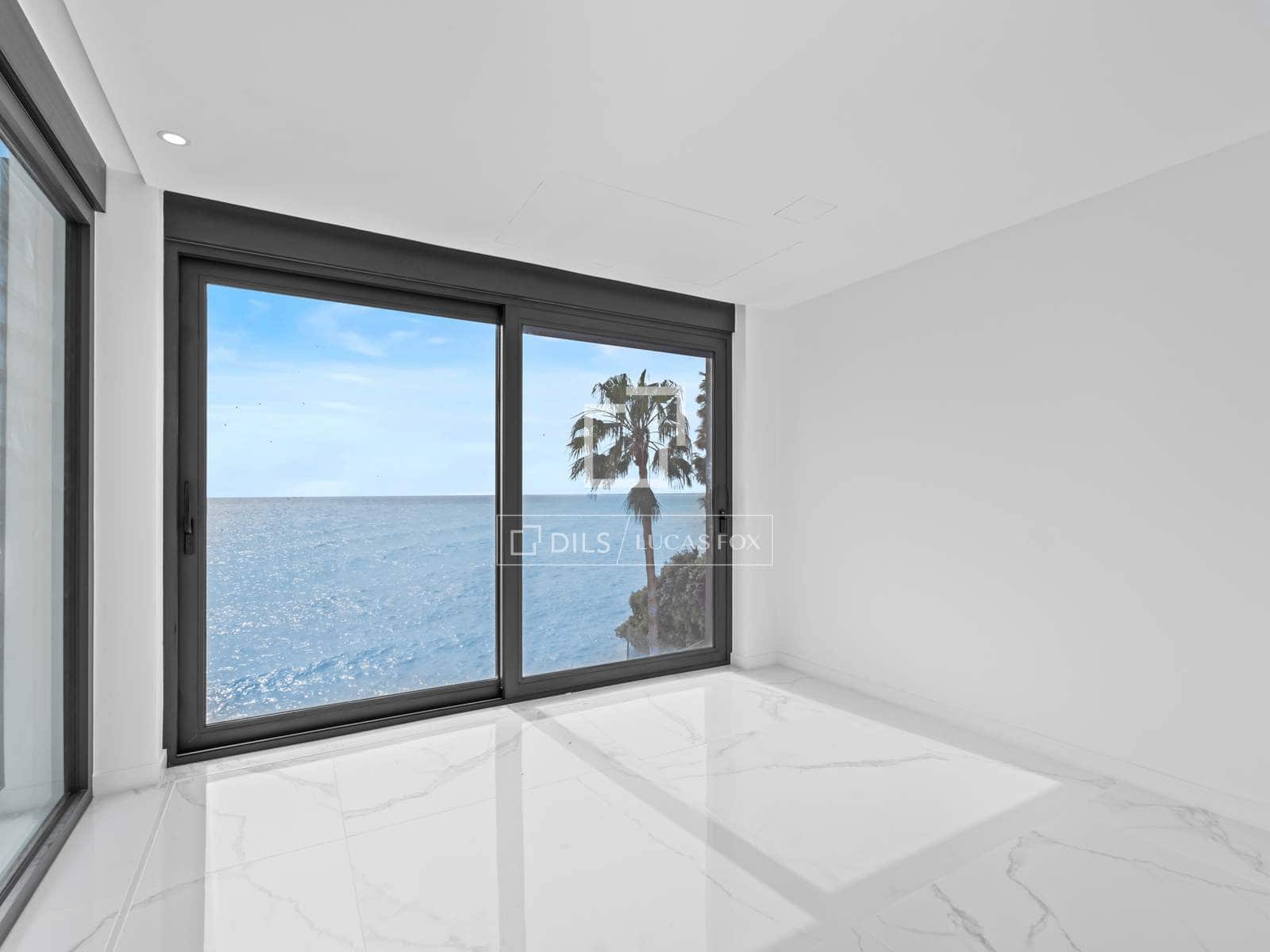 5 bedroom Villa for sale in El Campello with pool - € 2,700,000 (Ref: 9650789)