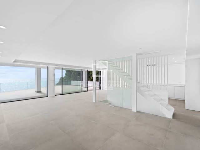 5 bedroom Villa for sale in El Campello with pool - € 2,700,000 (Ref: 9650789)