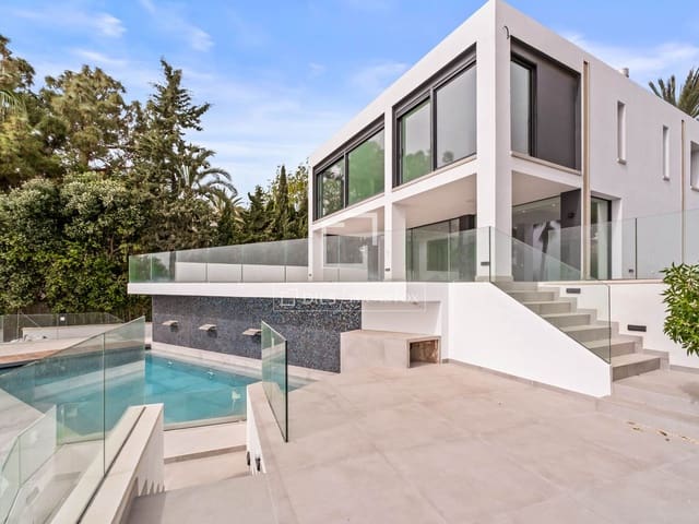 5 bedroom Villa for sale in El Campello with pool - € 2,700,000 (Ref: 9650789)