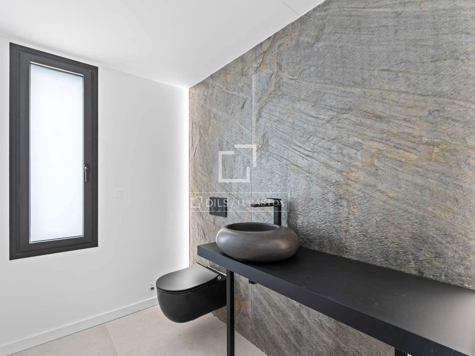 5 bedroom Villa for sale in El Campello with pool - € 2,700,000 (Ref: 9650789)