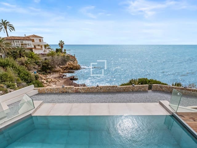 5 bedroom Villa for sale in El Campello with pool - € 2,700,000 (Ref: 9650789)