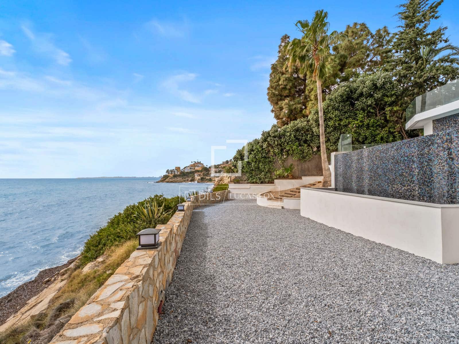 5 bedroom Villa for sale in El Campello with pool - € 2,700,000 (Ref: 9650789)