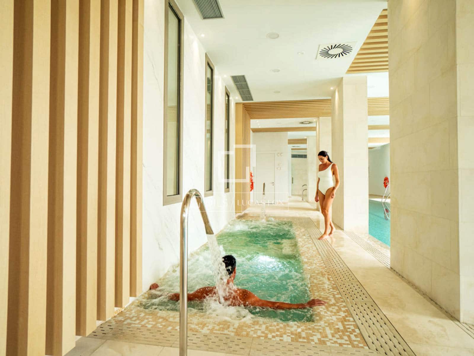 3 quarto Apartamento para venda em Benahavis com piscina garagem - 1 795 000 € (Ref: 9651035)