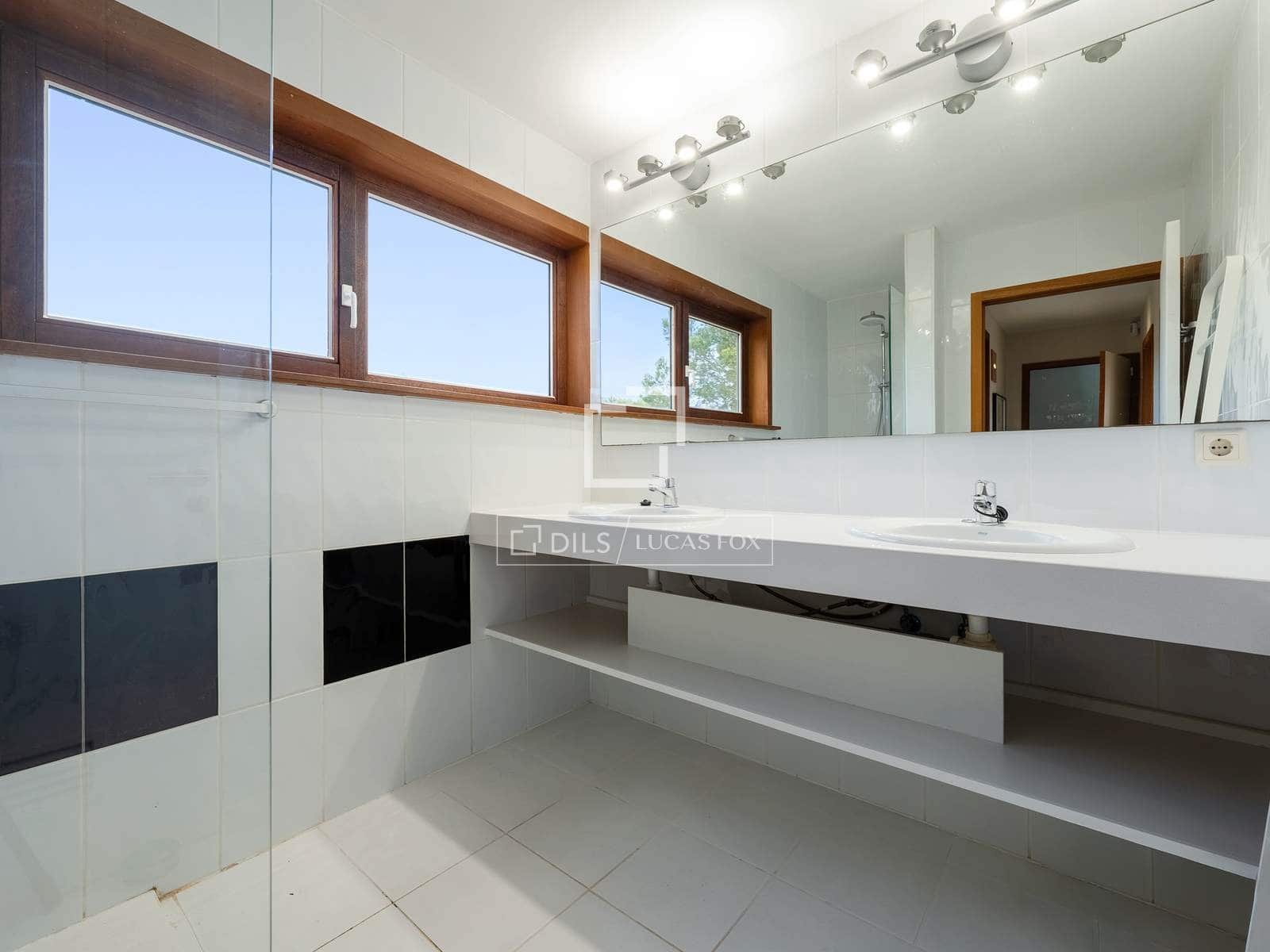 5 slaapkamer Villa te koop in L'Ametlla de Mar met zwembad garage - € 810.000 (Ref: 9653168)