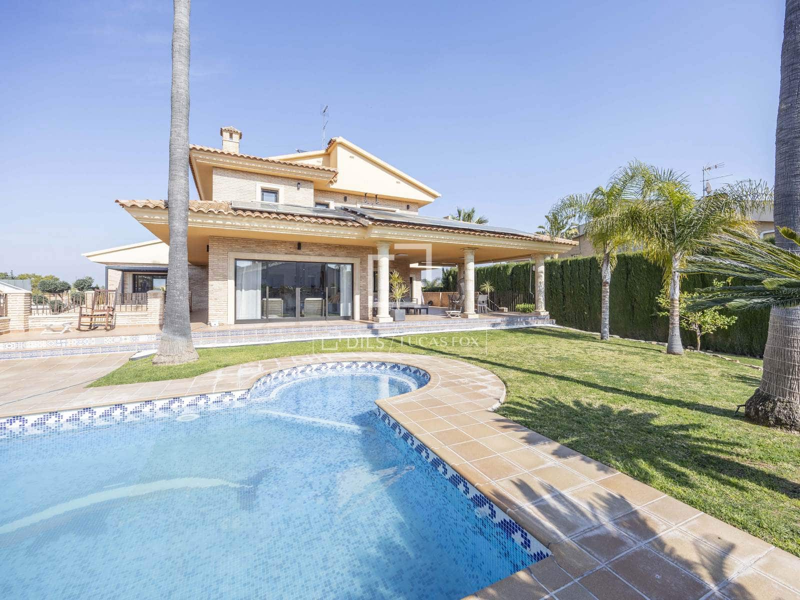 6 bedroom Villa for rent in San Antonio de Benageber with pool garage - € 7,000 (Ref: 9654129)