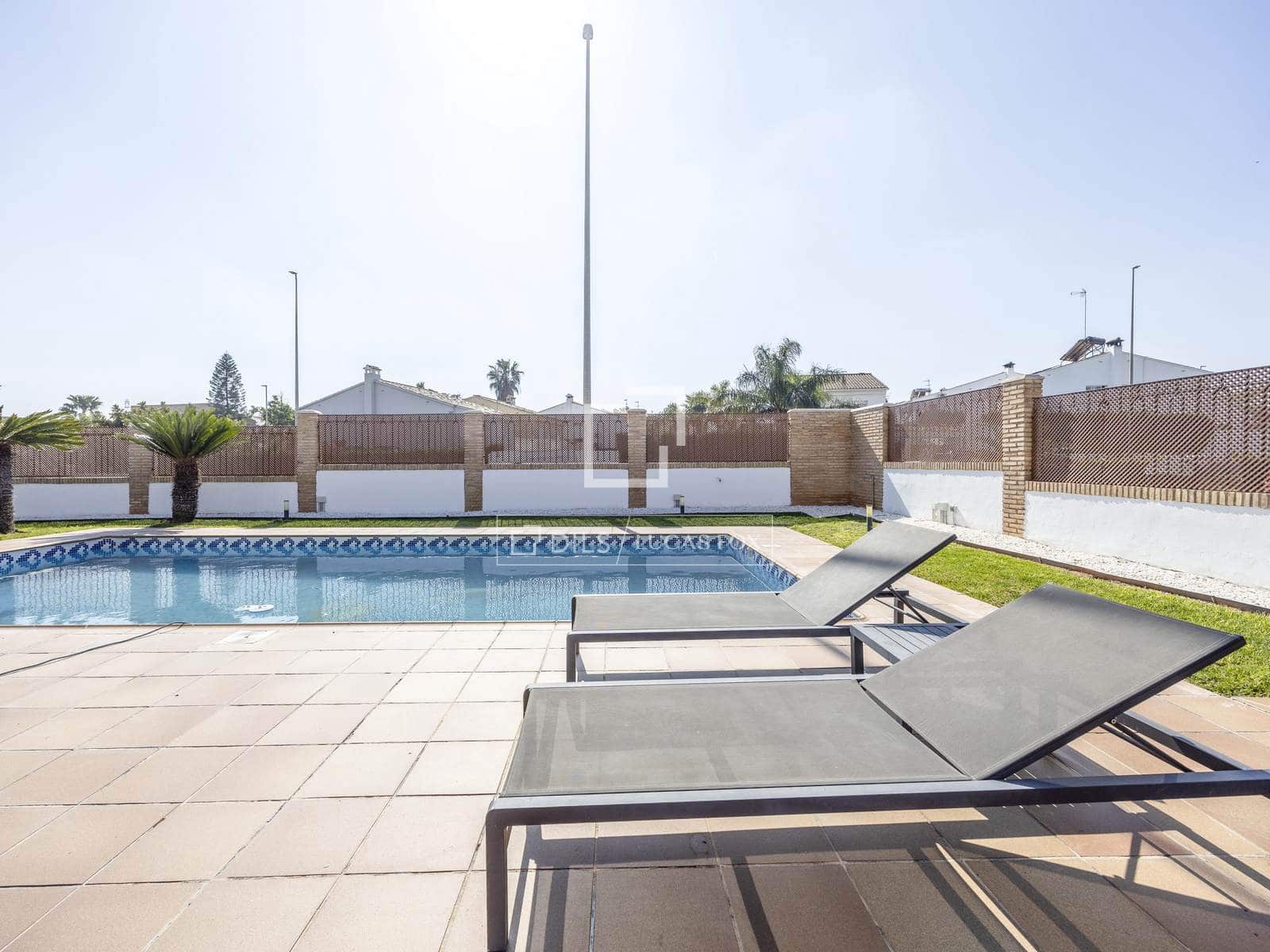 6 bedroom Villa for rent in San Antonio de Benageber with pool garage - € 7,000 (Ref: 9654129)