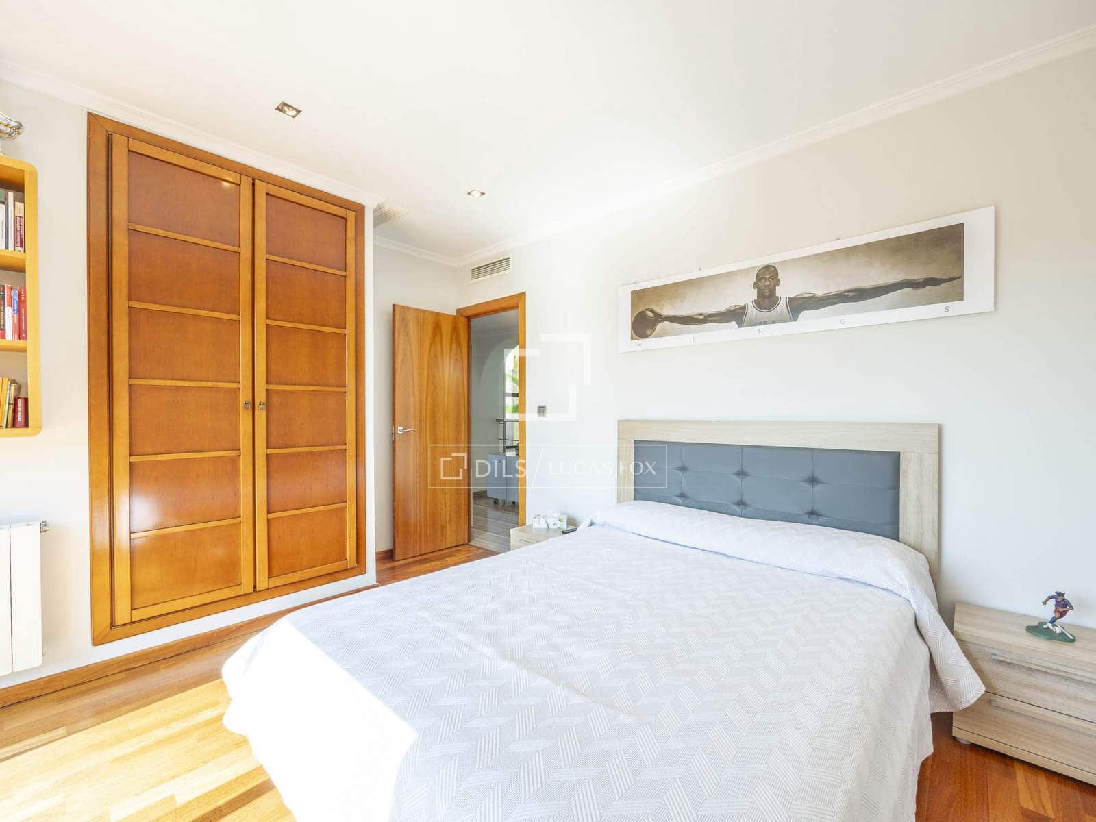 6 bedroom Villa for rent in San Antonio de Benageber with pool garage - € 7,000 (Ref: 9654129)