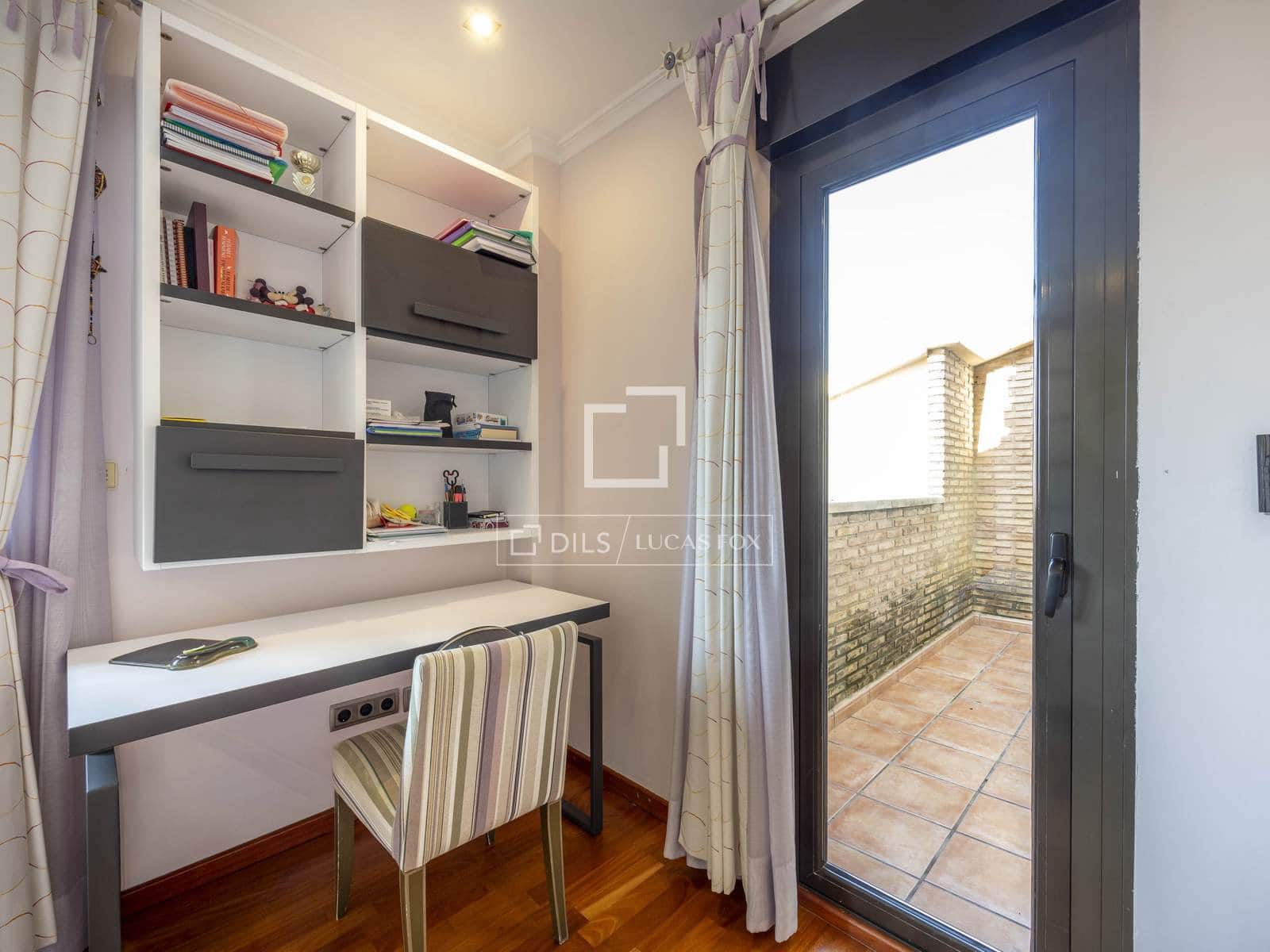 6 bedroom Villa for rent in San Antonio de Benageber with pool garage - € 7,000 (Ref: 9654129)