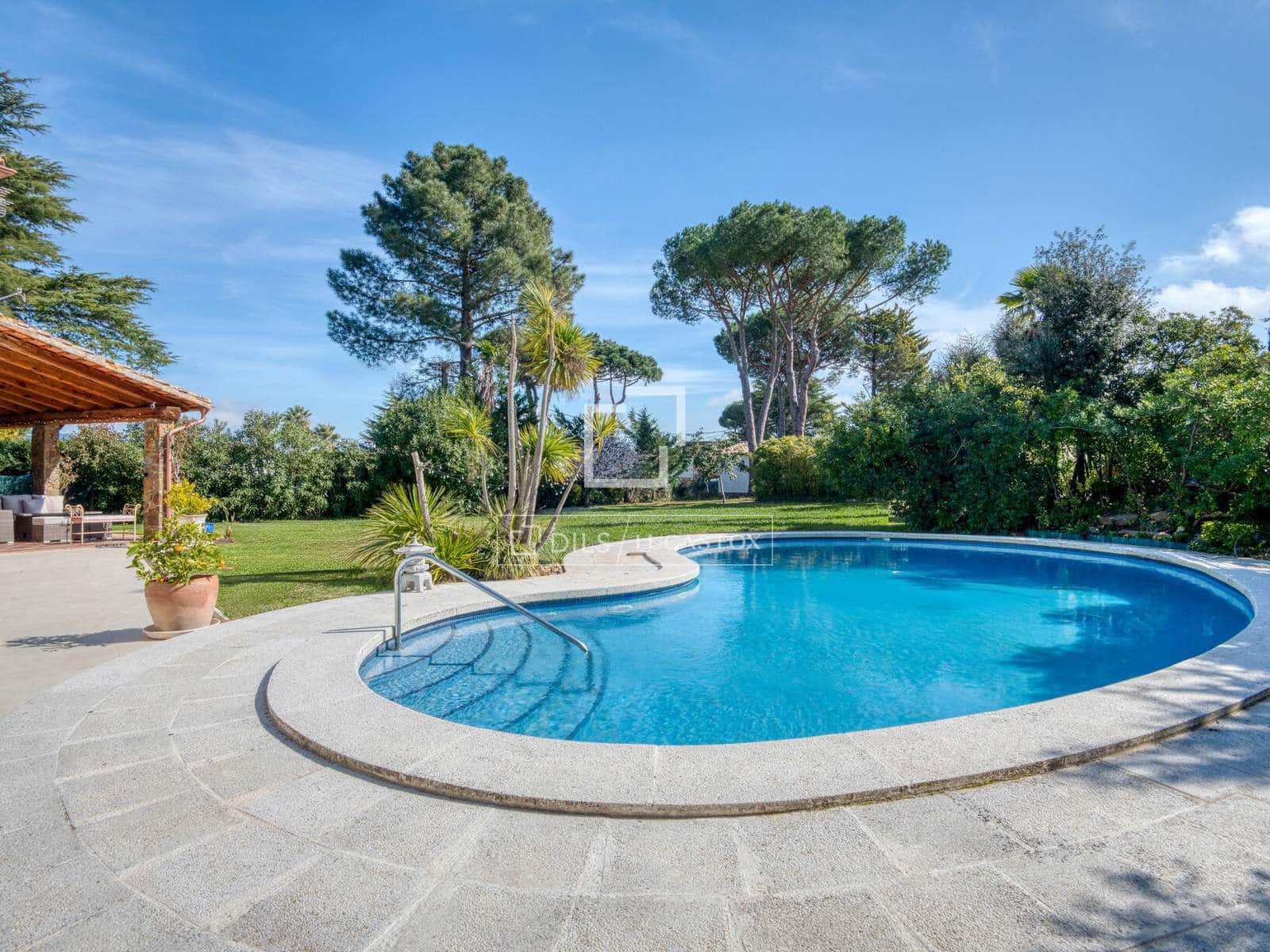 5 bedroom Villa for sale in Santa Cristina d'Aro with pool garage - € 1,175,000 (Ref: 9654289)