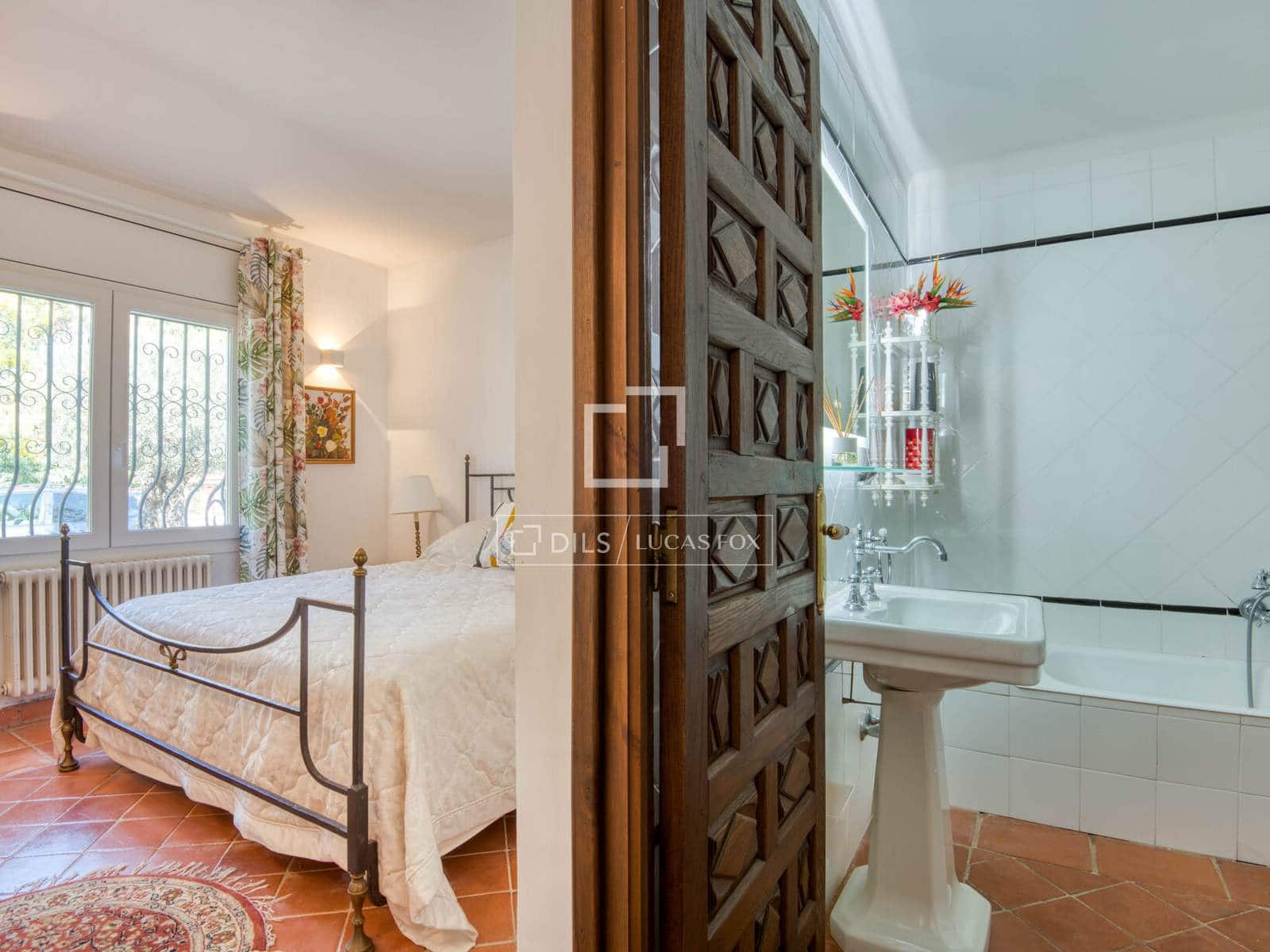 5 bedroom Villa for sale in Santa Cristina d'Aro with pool garage - € 1,175,000 (Ref: 9654289)