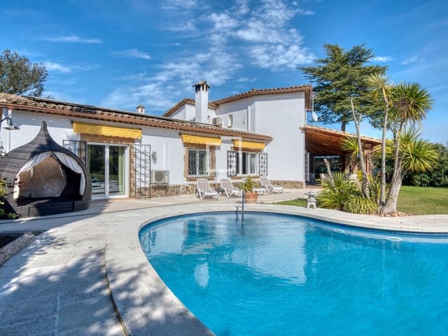 5 makuuhuone Huvila myytävänä paikassa Santa Cristina d'Aro mukana uima-altaan 
autotalli - 1 175 000 € (Ref: 9654289)