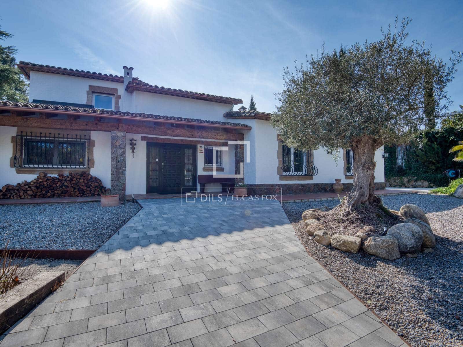 5 bedroom Villa for sale in Santa Cristina d'Aro with pool garage - € 1,175,000 (Ref: 9654289)