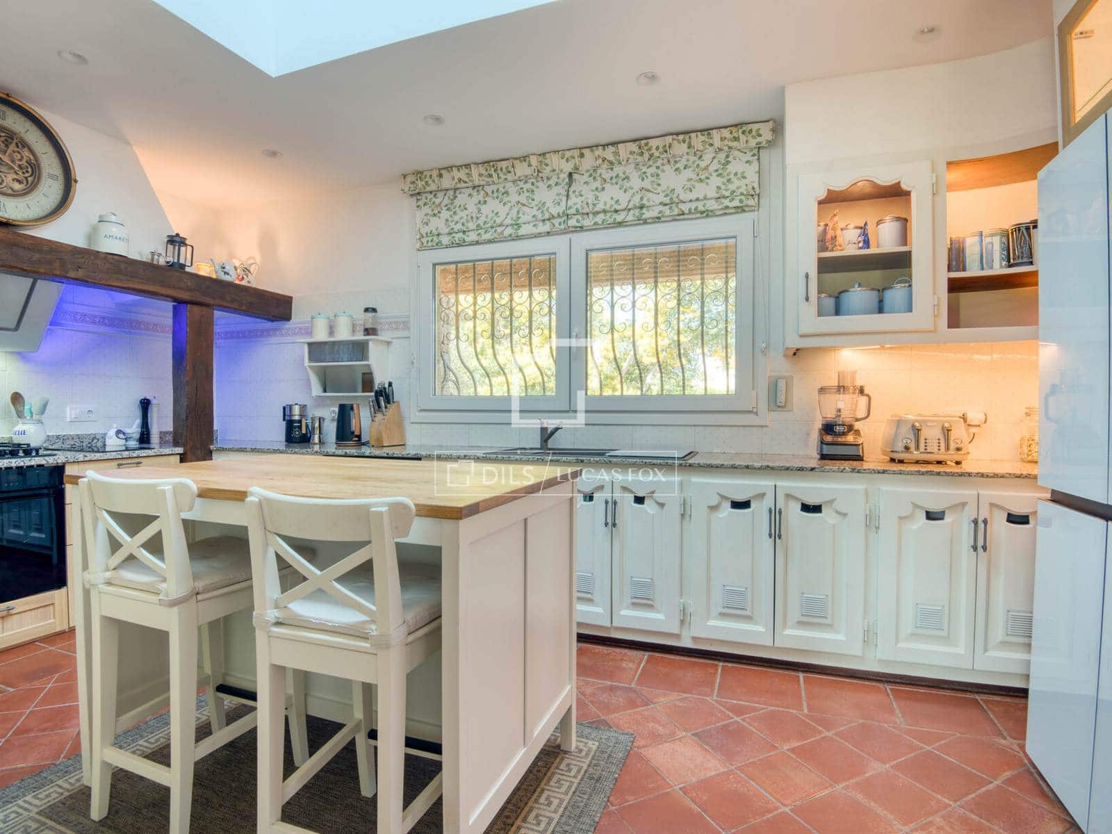 5 bedroom Villa for sale in Santa Cristina d'Aro with pool garage - € 1,175,000 (Ref: 9654289)