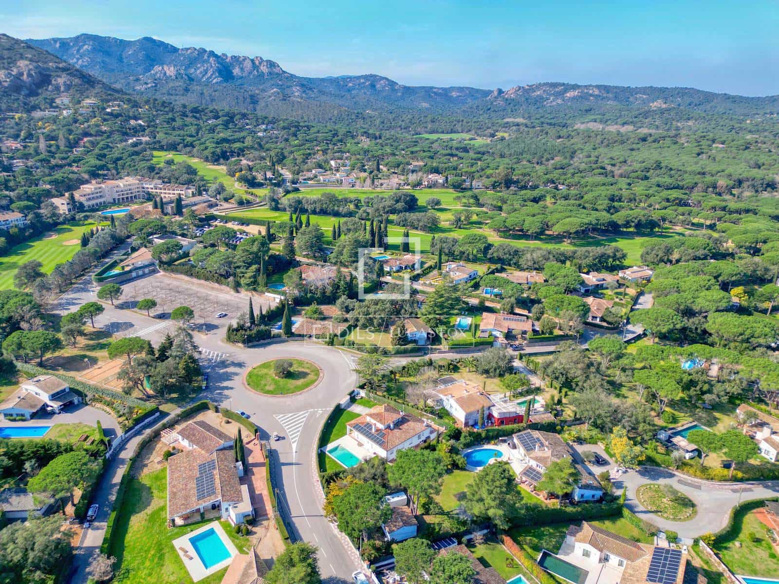 5 bedroom Villa for sale in Santa Cristina d'Aro with pool garage - € 1,175,000 (Ref: 9654289)