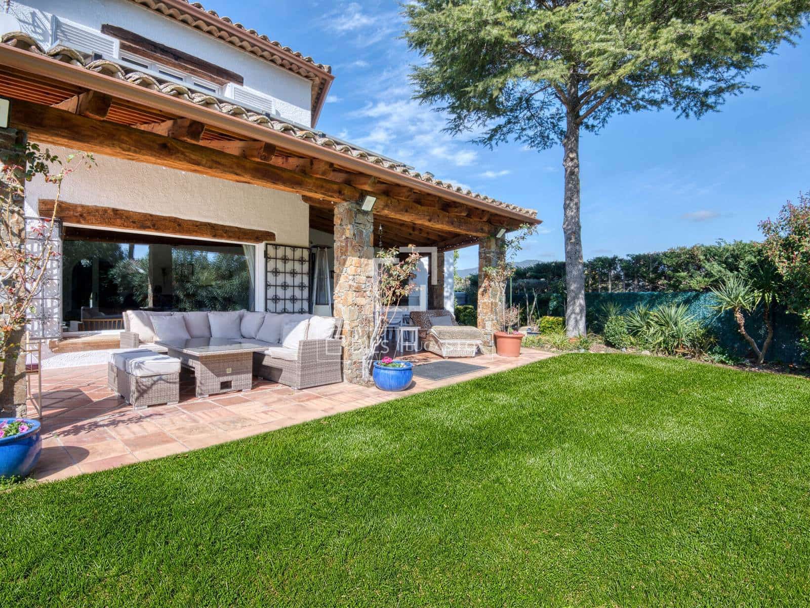 5 bedroom Villa for sale in Santa Cristina d'Aro with pool garage - € 1,175,000 (Ref: 9654289)