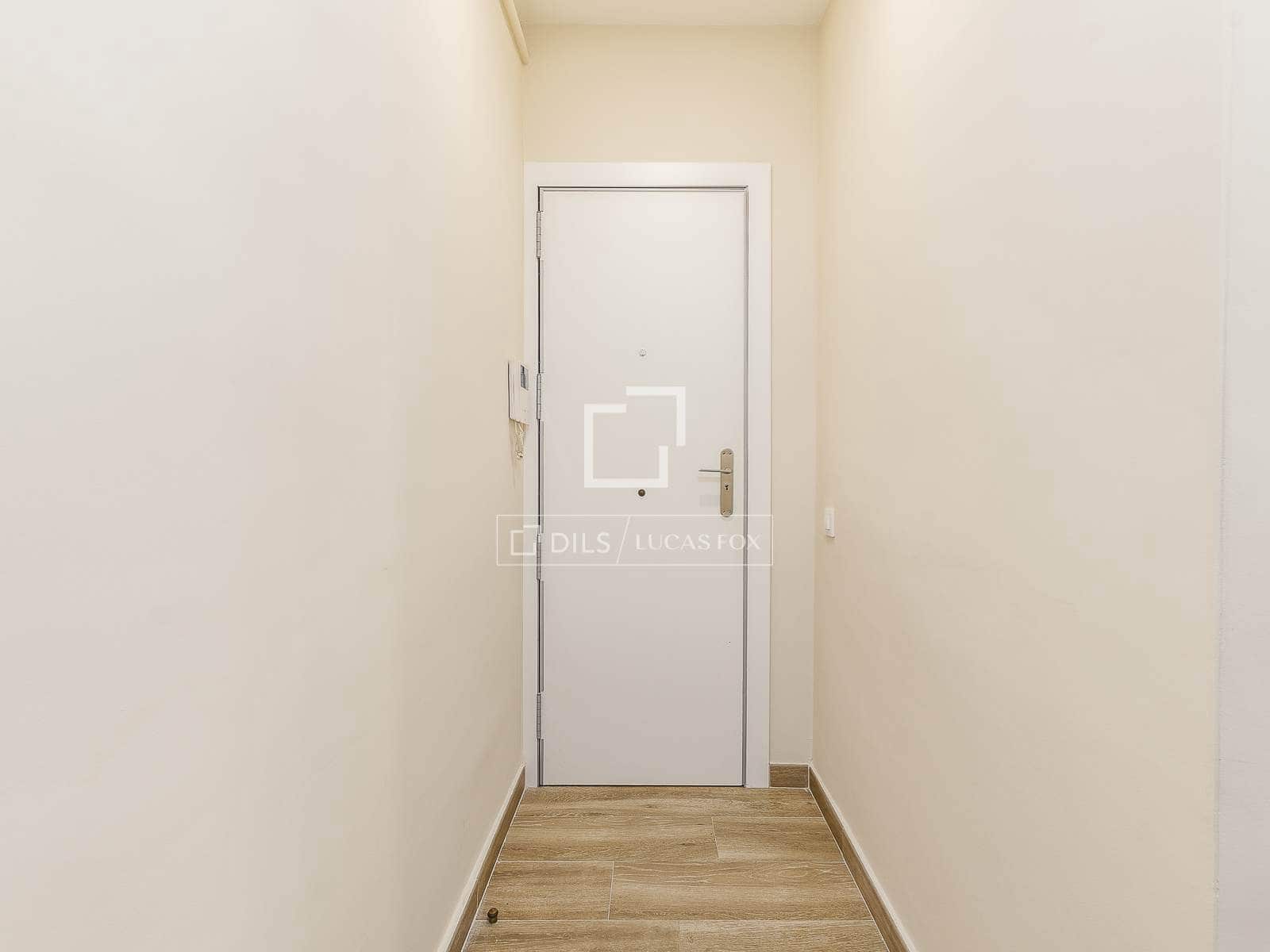 4 slaapkamer Appartement te koop in Barcelona stad - € 450.000 (Ref: 9656653)