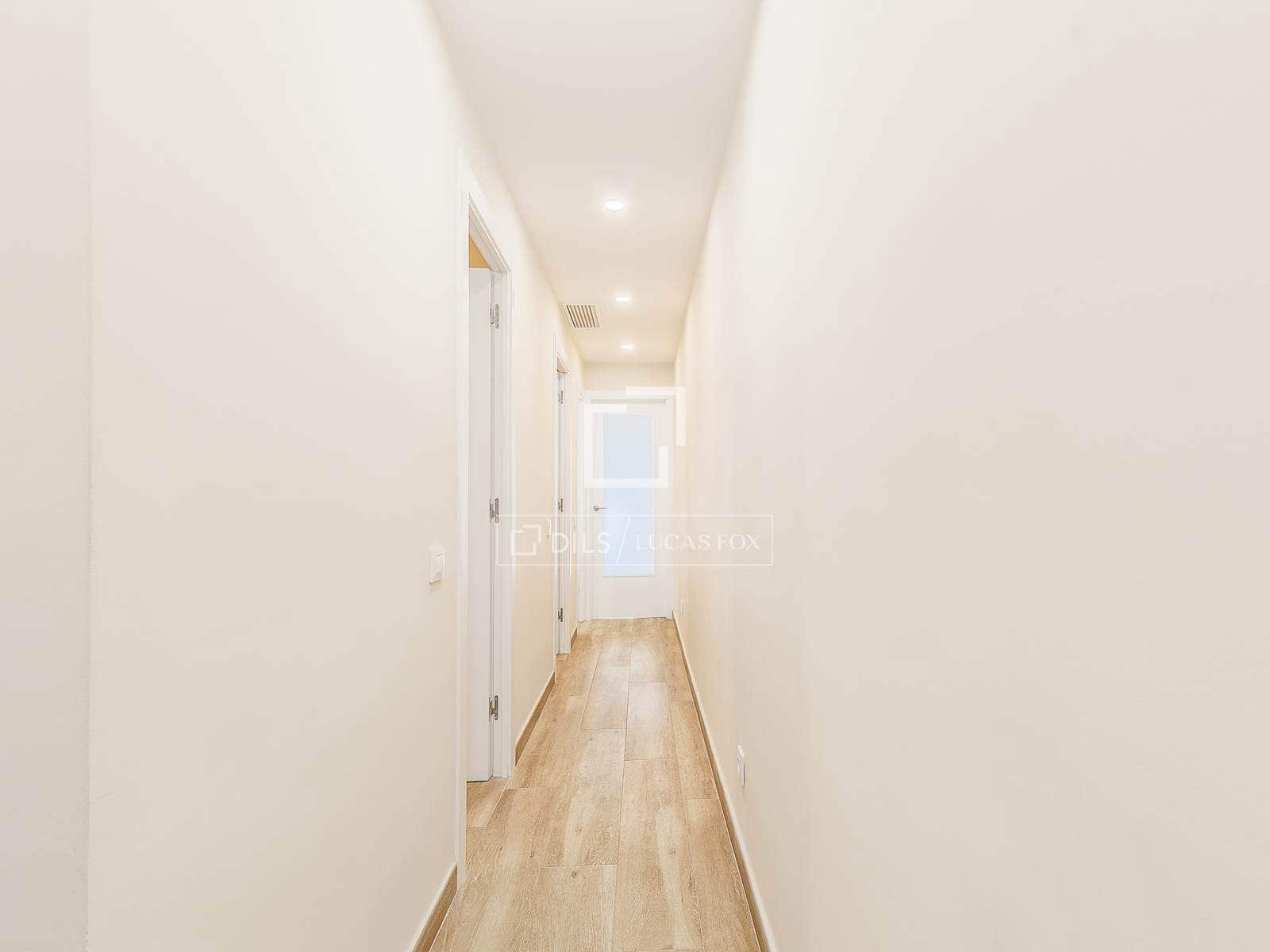 4 slaapkamer Appartement te koop in Barcelona stad - € 450.000 (Ref: 9656653)