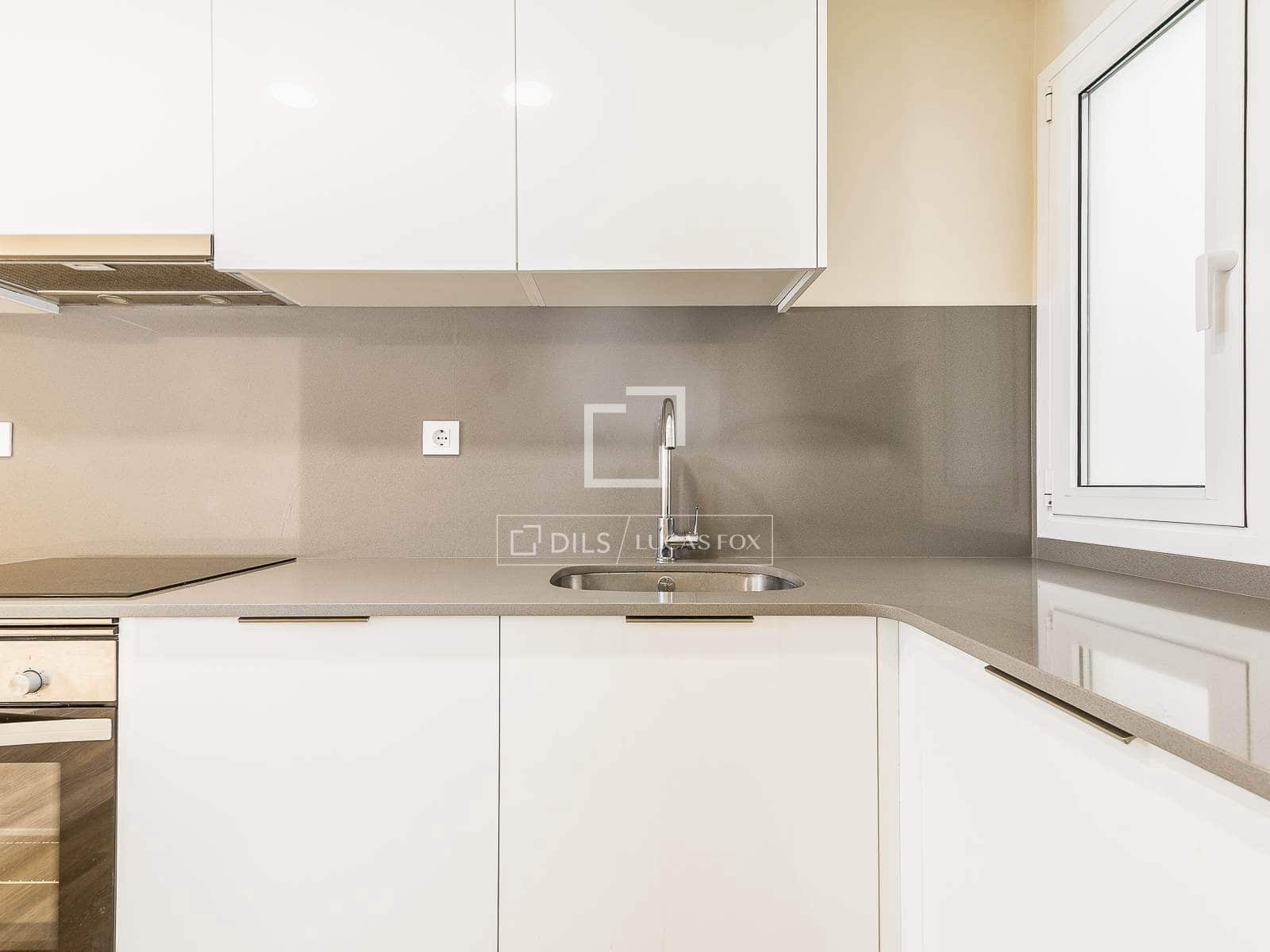 4 slaapkamer Appartement te koop in Barcelona stad - € 450.000 (Ref: 9656653)