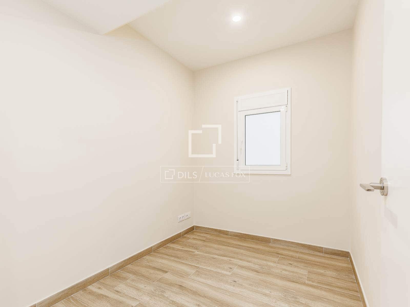 4 slaapkamer Appartement te koop in Barcelona stad - € 450.000 (Ref: 9656653)