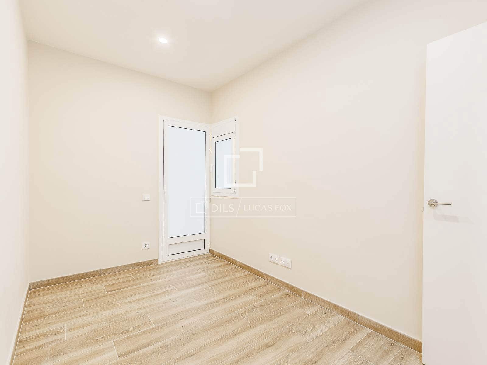 4 slaapkamer Appartement te koop in Barcelona stad - € 450.000 (Ref: 9656653)