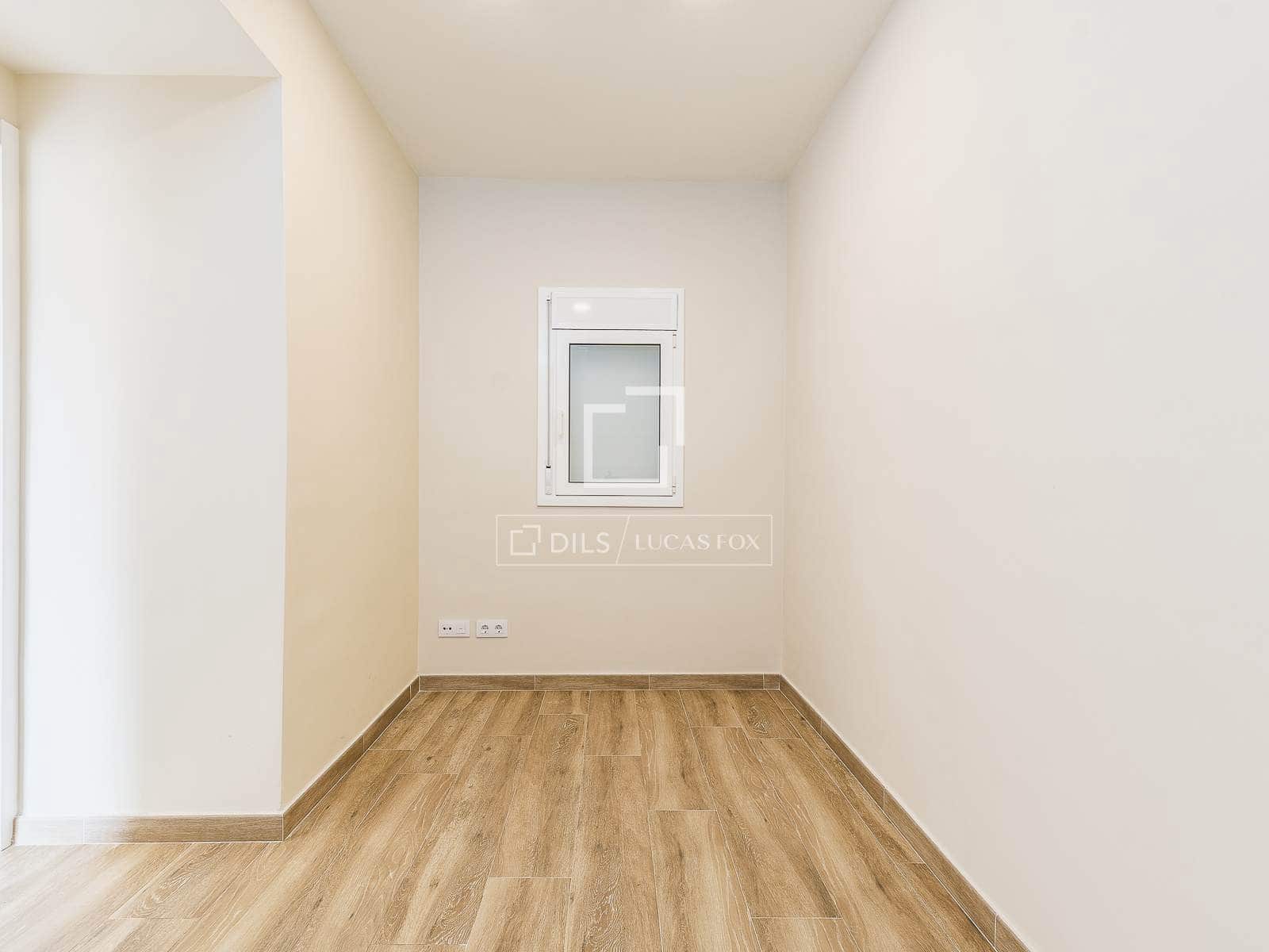 4 slaapkamer Appartement te koop in Barcelona stad - € 450.000 (Ref: 9656653)