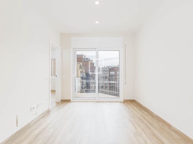 4 slaapkamer Appartement te koop in La Sagrada Família, Barcelona stad - € 450.000 (Ref: 9656653)