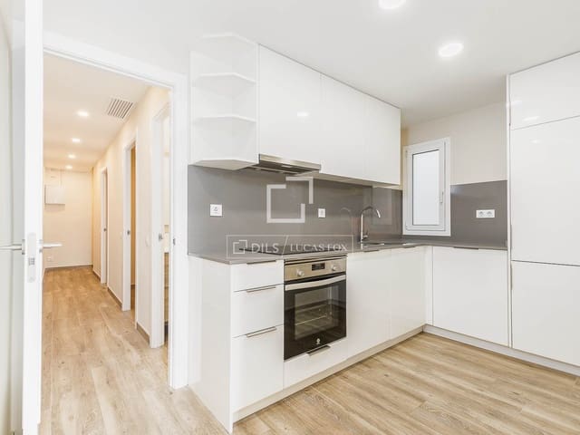 4 slaapkamer Appartement te koop in La Sagrada Família, Barcelona stad - € 450.000 (Ref: 9656653)