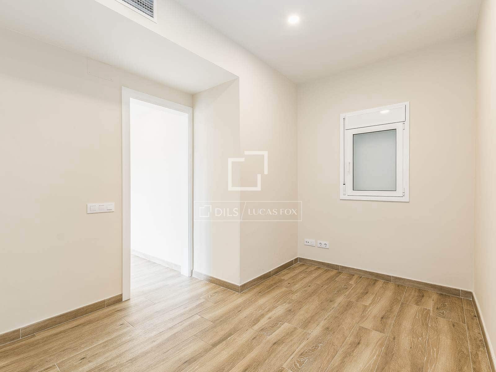 4 slaapkamer Appartement te koop in Barcelona stad - € 450.000 (Ref: 9656653)