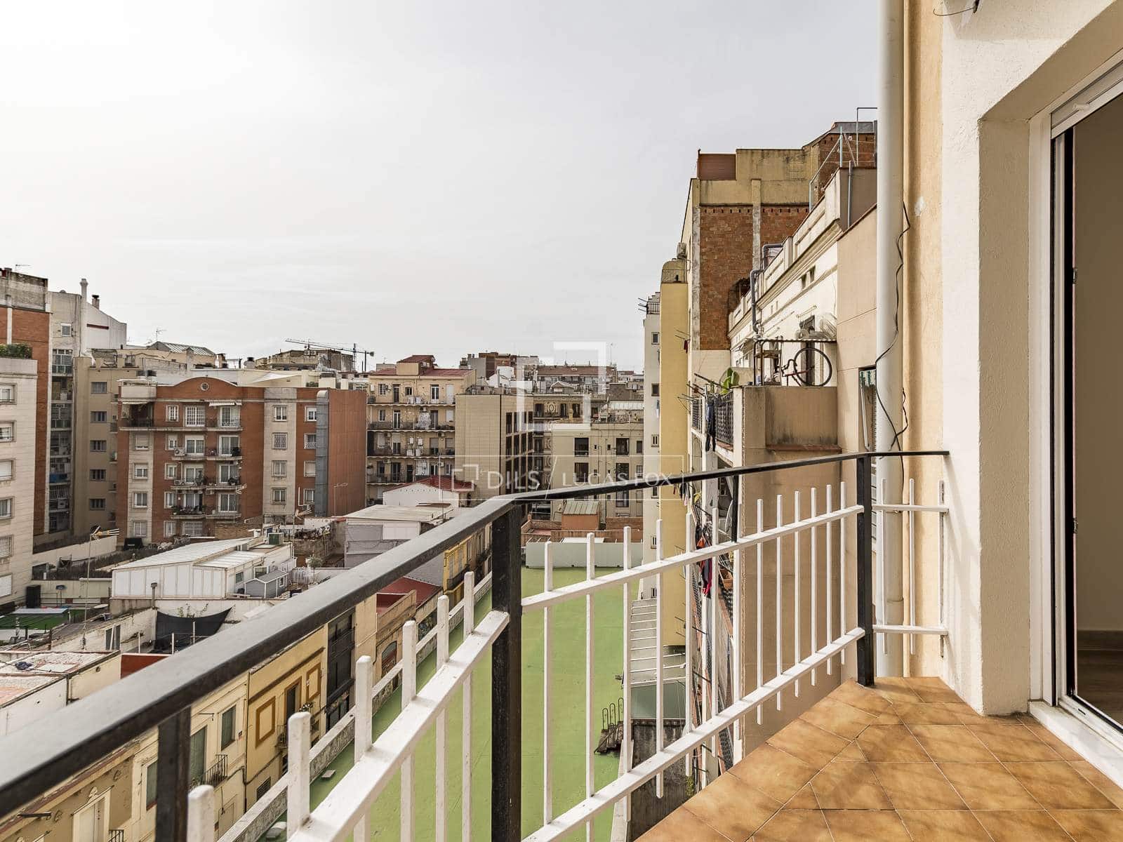 4 slaapkamer Appartement te koop in Barcelona stad - € 450.000 (Ref: 9656653)