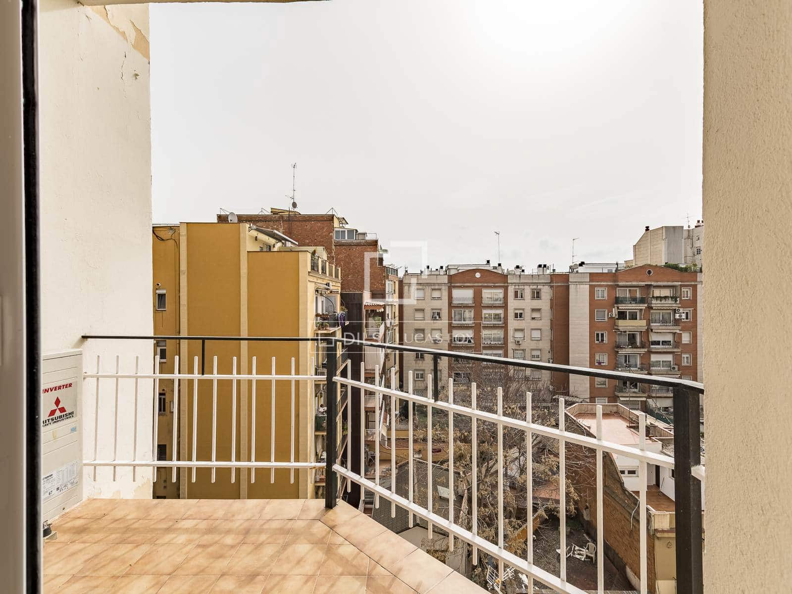 4 slaapkamer Appartement te koop in Barcelona stad - € 450.000 (Ref: 9656653)
