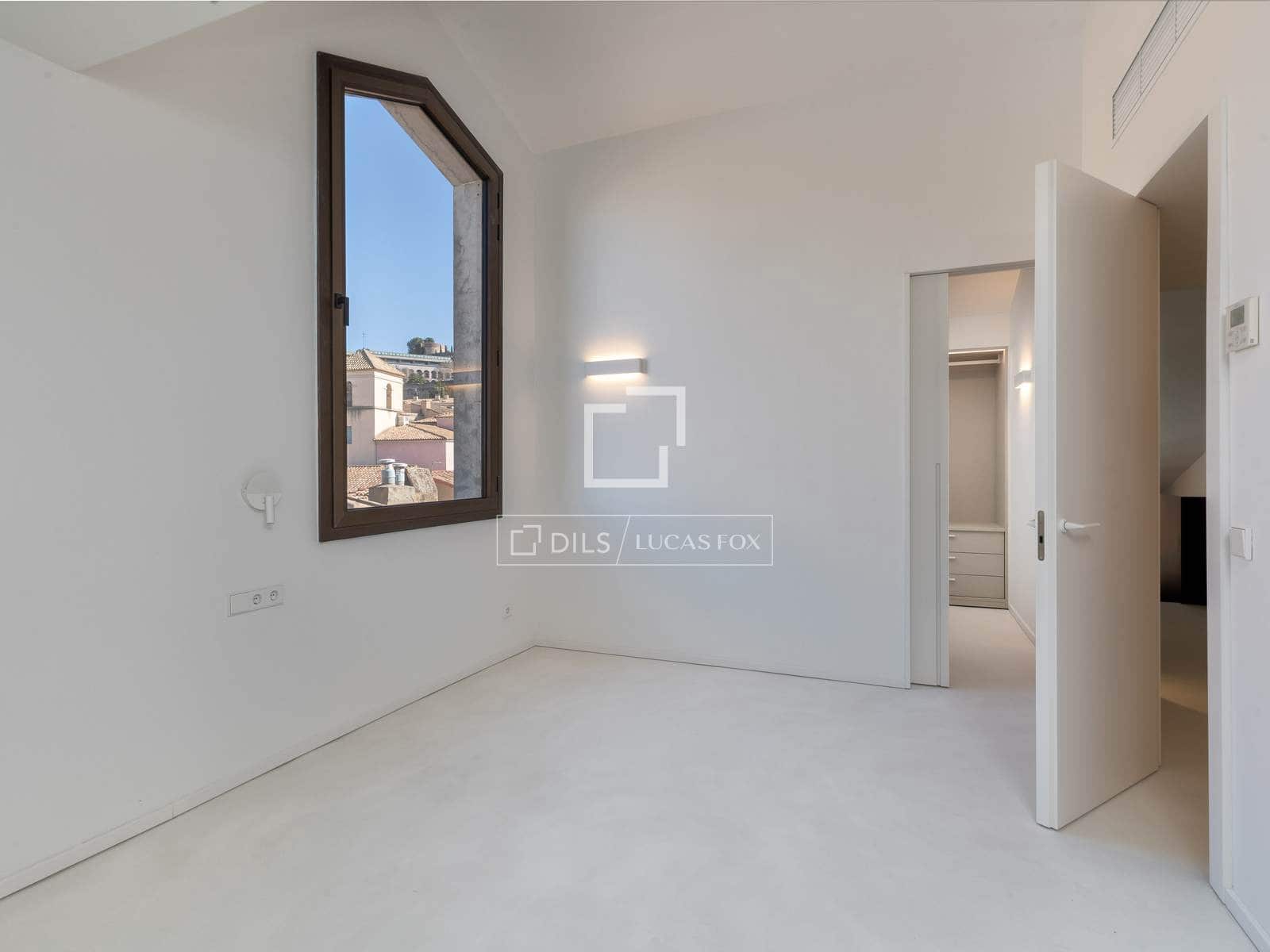 2 slaapkamer Penthouse te koop in Gerona stad met garage - € 1.090.000 (Ref: 9656658)