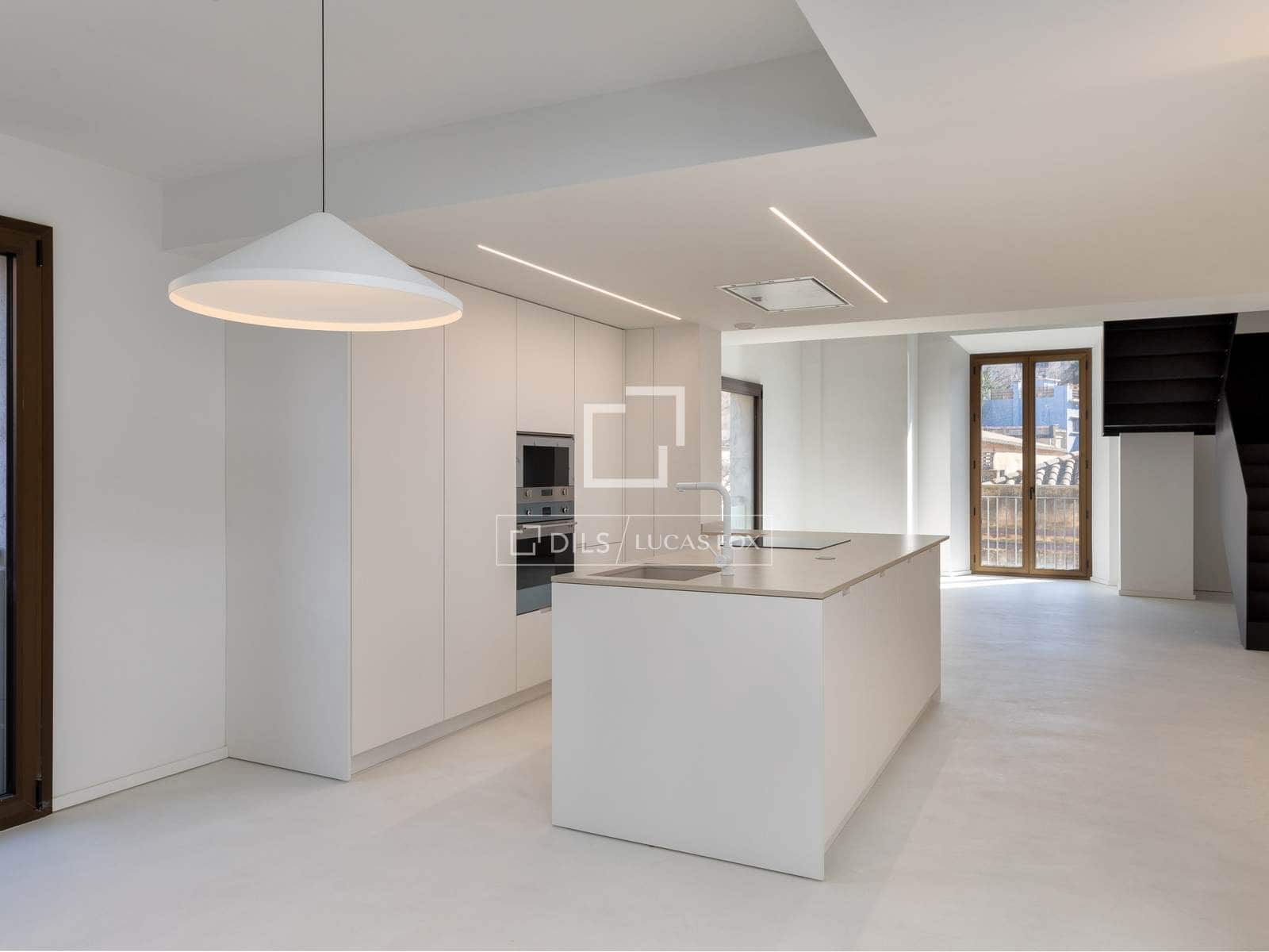 2 slaapkamer Penthouse te koop in Gerona stad met garage - € 1.090.000 (Ref: 9656658)