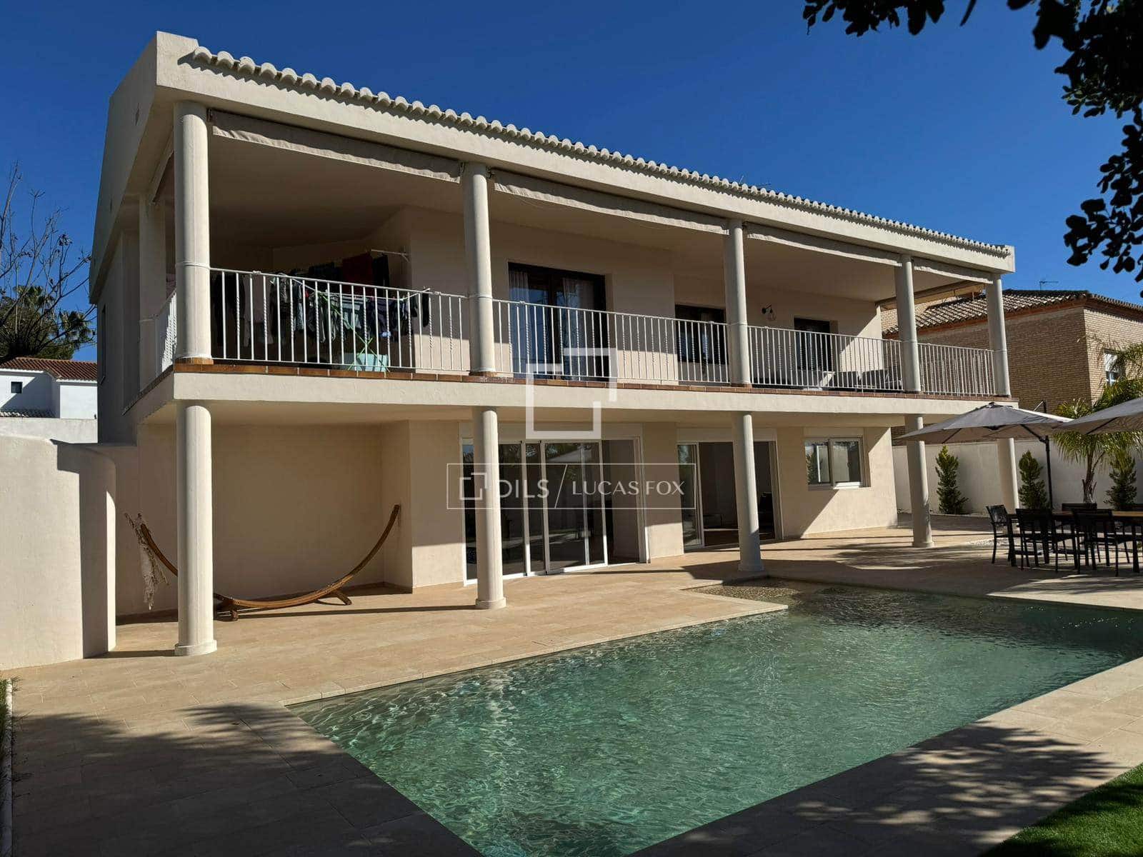 4 slaapkamer Villa te koop in San Antonio de Benageber met zwembad - € 920.000 (Ref: 9656659)