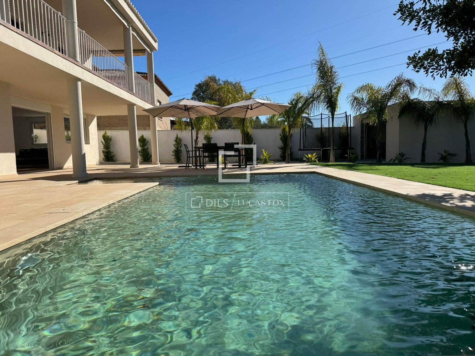 4 slaapkamer Villa te koop in San Antonio de Benageber met zwembad - € 920.000 (Ref: 9656659)