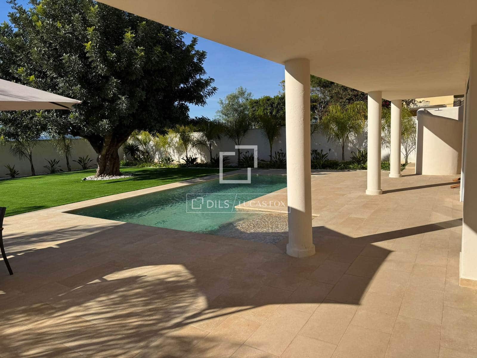 4 slaapkamer Villa te koop in San Antonio de Benageber met zwembad - € 920.000 (Ref: 9656659)