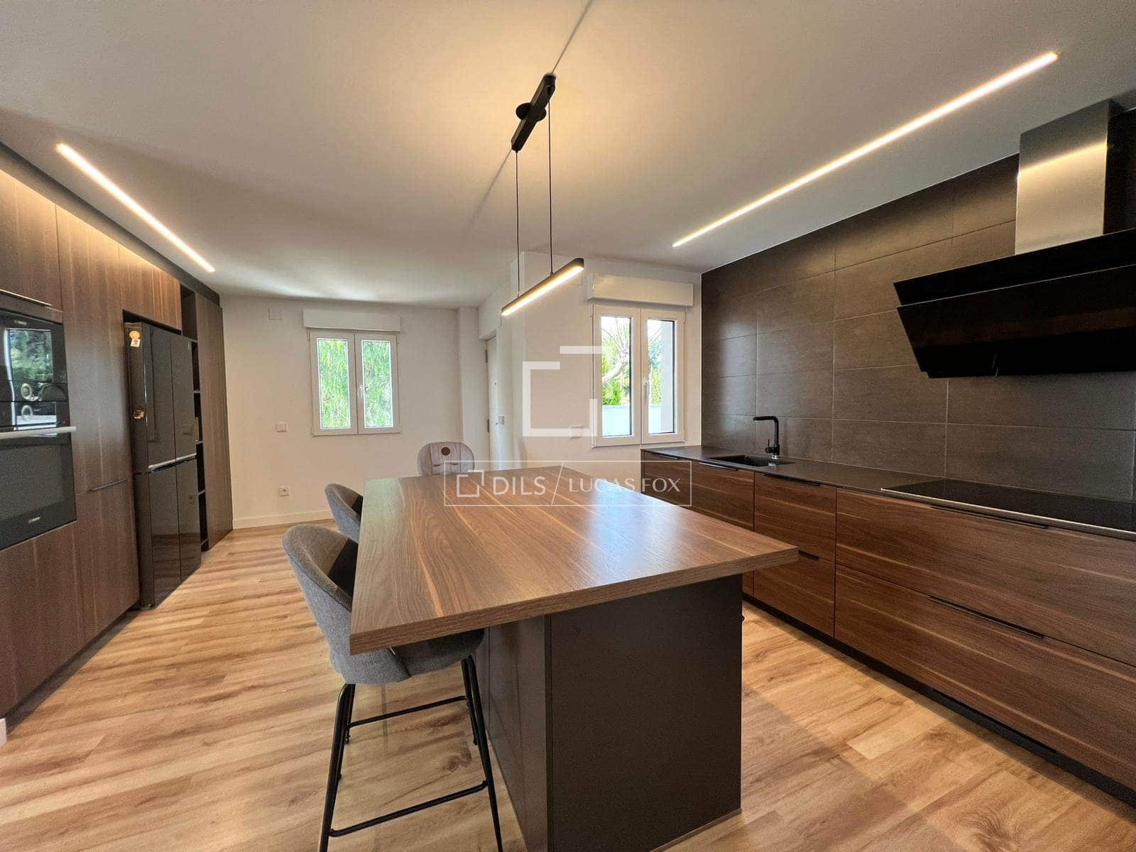 4 slaapkamer Villa te koop in San Antonio de Benageber met zwembad - € 920.000 (Ref: 9656659)