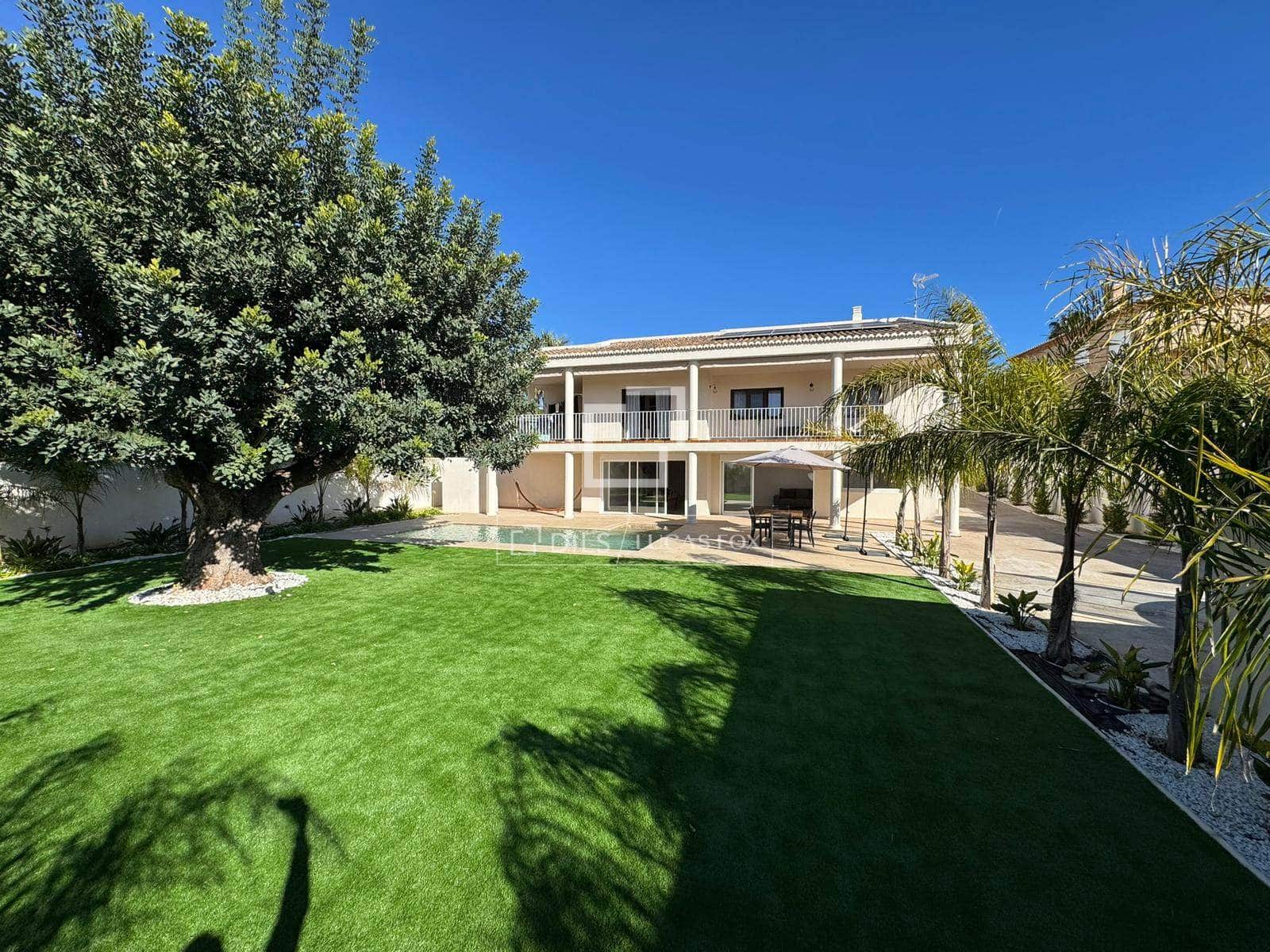 4 slaapkamer Villa te koop in San Antonio de Benageber met zwembad - € 920.000 (Ref: 9656659)