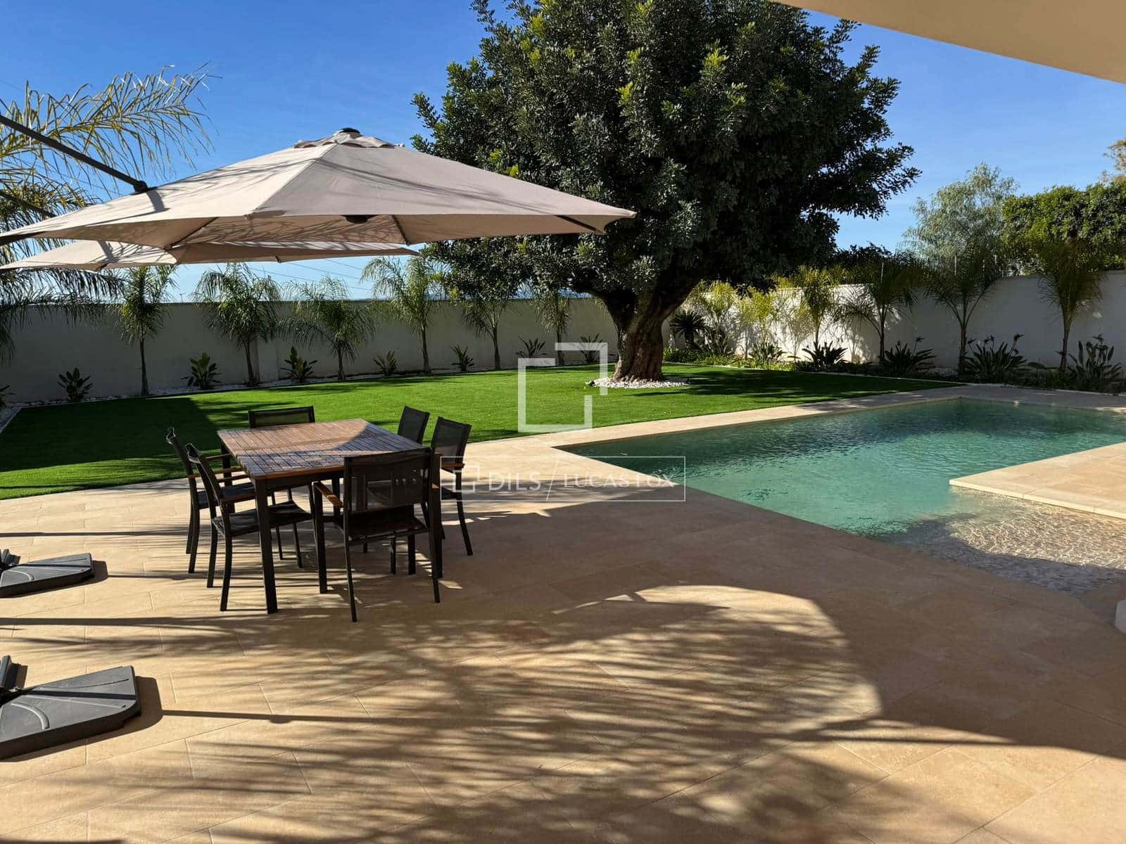 4 slaapkamer Villa te koop in San Antonio de Benageber met zwembad - € 920.000 (Ref: 9656659)