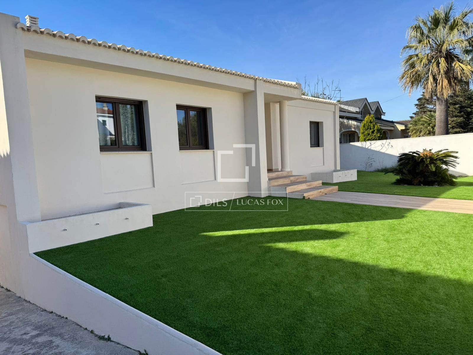 4 slaapkamer Villa te koop in San Antonio de Benageber met zwembad - € 920.000 (Ref: 9656659)