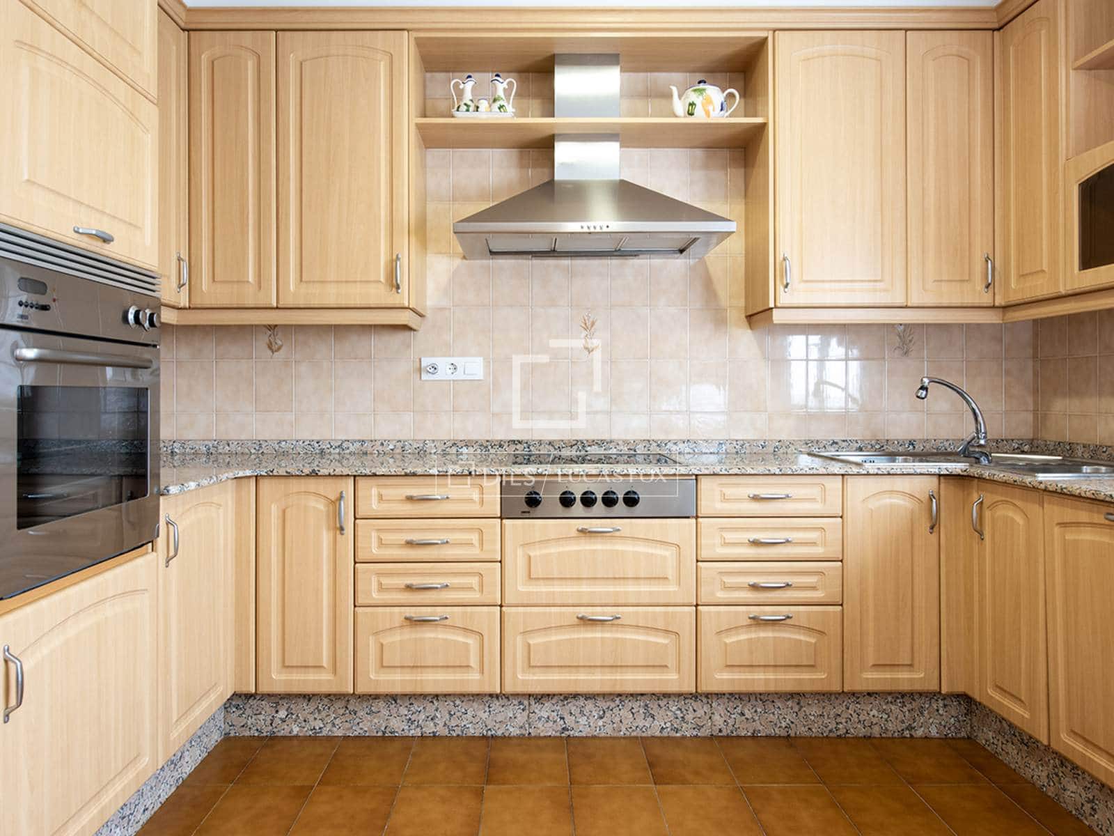 4 camera da letto Villa in vendita in Barro con garage - 520.000 € (Rif: 9656660)