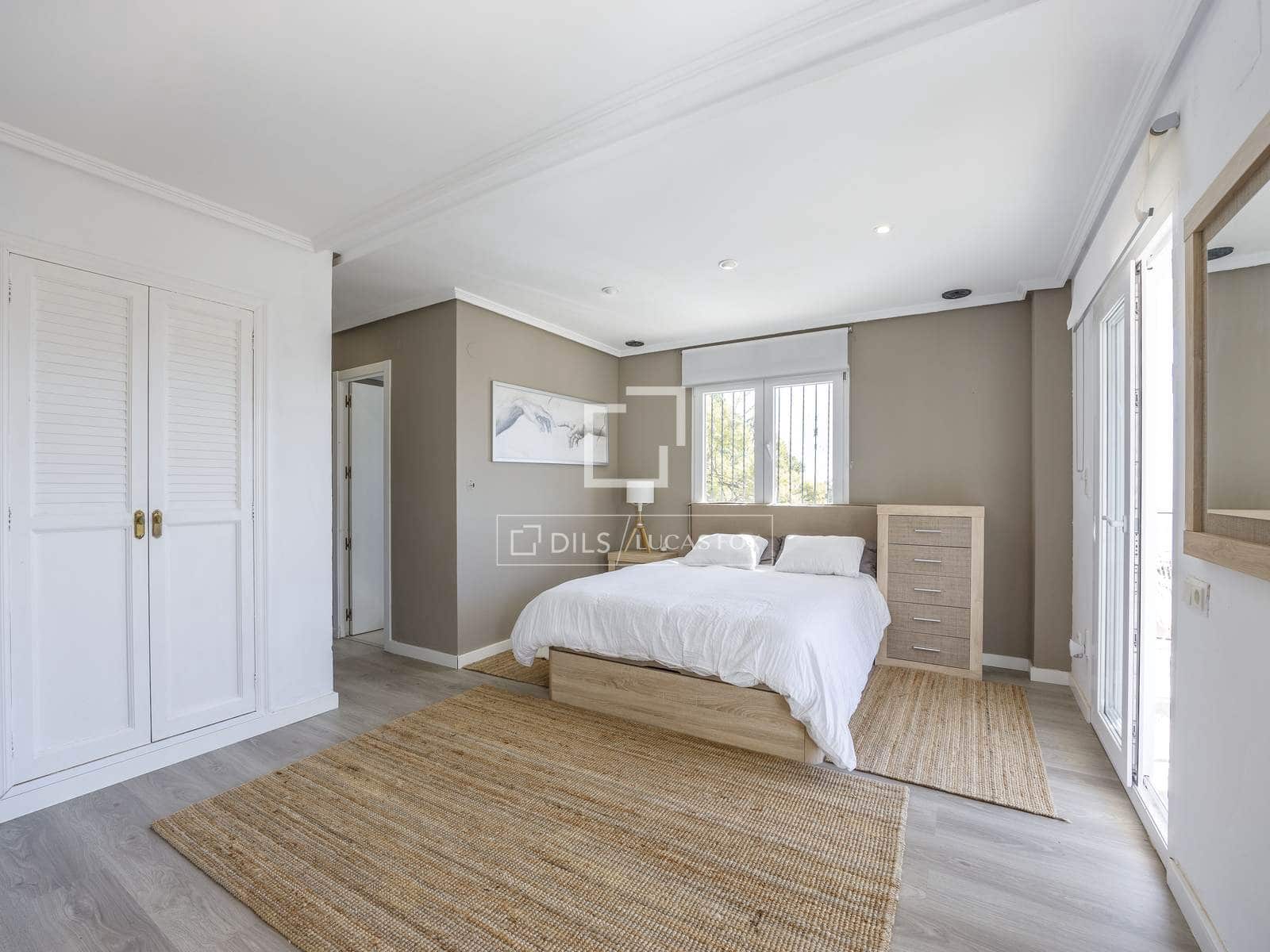 4 bedroom Villa for rent in Cullera with pool garage - € 2,500 (Ref: 9656863)